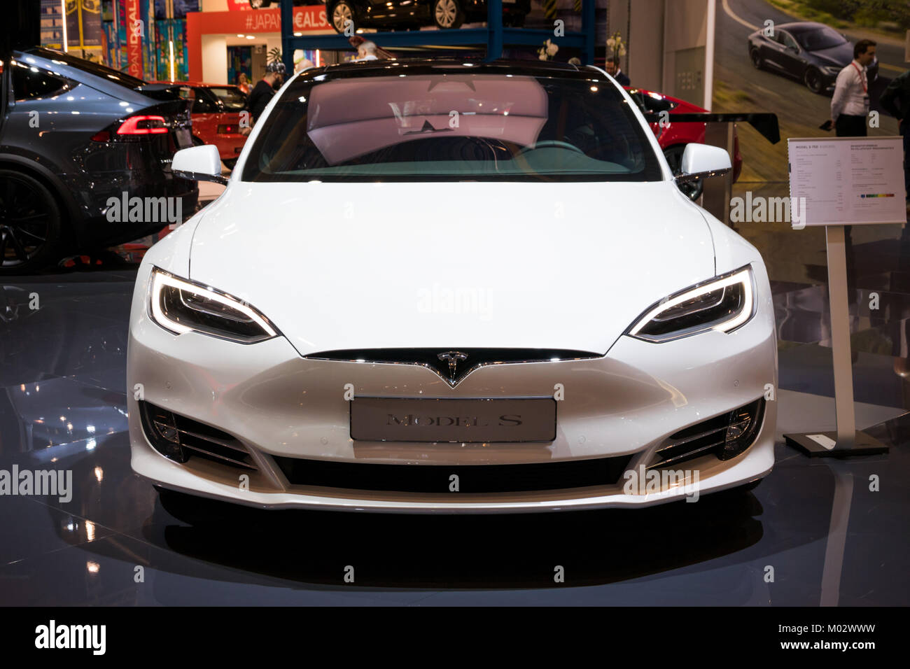 Bruxelles - 10/01/2018 : voiture électrique Tesla Model S est présenté à l'Automobile de Bruxelles. Banque D'Images