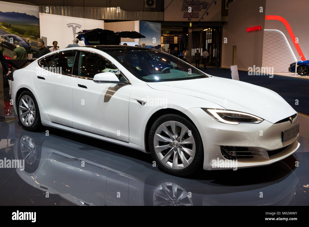 Bruxelles - 10/01/2018 : voiture électrique Tesla Model S est présenté à l'Automobile de Bruxelles. Banque D'Images
