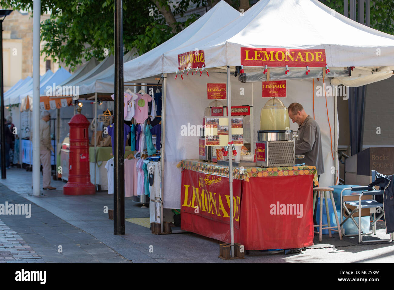 Un stand de limonade, partie d'un grand marché du week-end dans le quartier historique des Rocks à Sydney en Nouvelle-Galles du Sud, Australie Banque D'Images