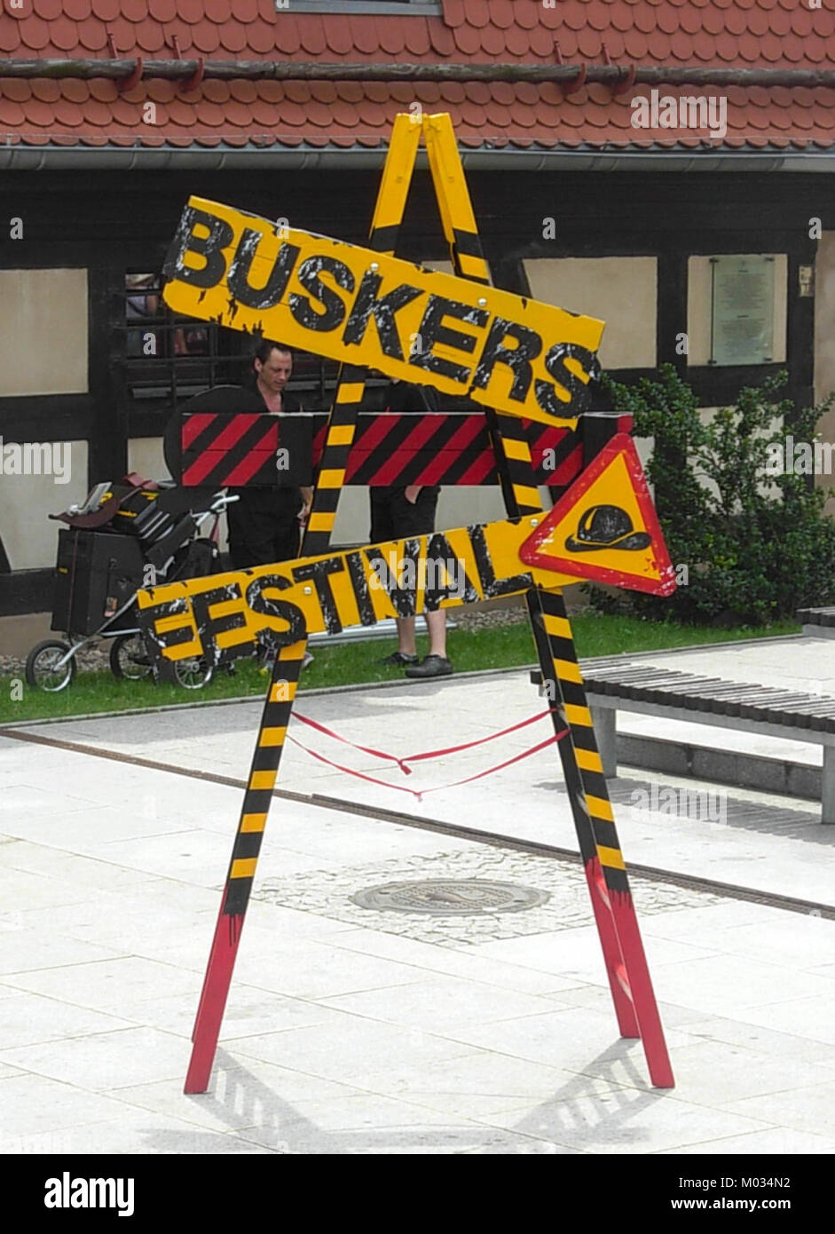 Le *Bydgoszcz Buskers Festival* en 2012 a présenté une variété de spectacles de rue d'artistes internationaux. Organisé à Bydgoszcz, en Pologne, ce festival annuel célèbre l'art du théâtre de rue et de la performance publique, réunissant des artistes et des publics du monde entier. Banque D'Images