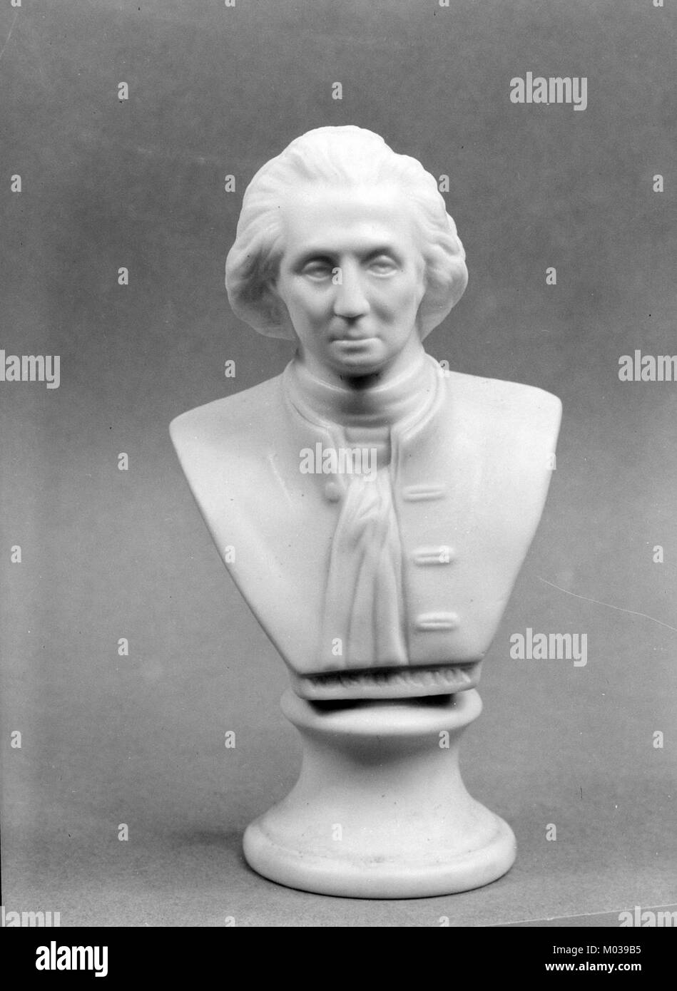 Ce buste en marbre de George Washington fait partie de la collection du Metropolitan Museum of Art. Il représente l'une des figures les plus emblématiques de l'histoire américaine, souvent associée à la fondation des États-Unis. Banque D'Images