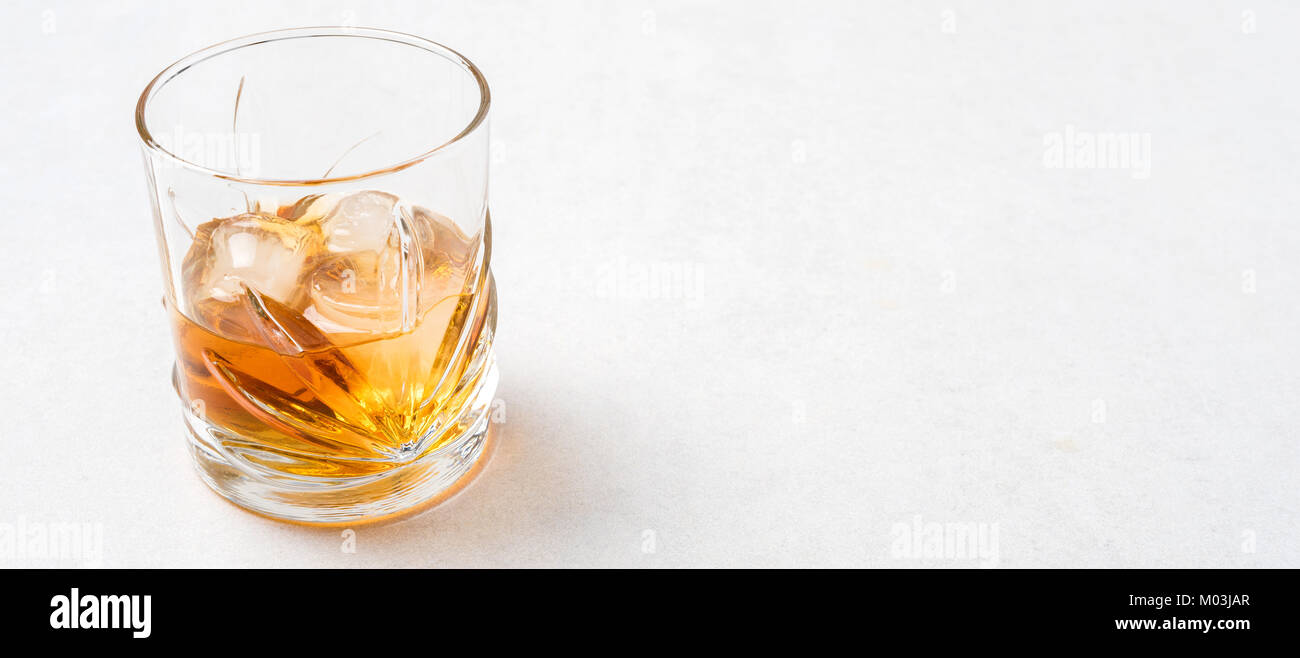 Verre de whisky. Close up Banque D'Images