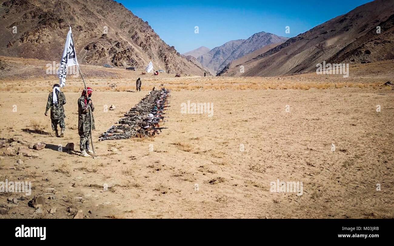 Toujours image réalisée à partir d'une vidéo de propagande publié le 14 janvier 2018 montrant des combattants taliban dans un camp d'entraînement dans la province de Faryab, Afghanistan. Banque D'Images