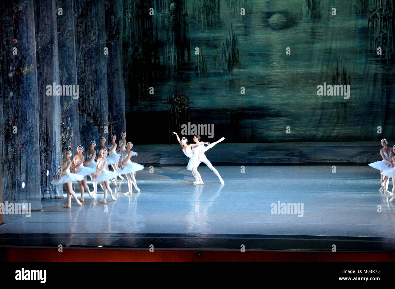Lac des cygnes ballet de Tchaïkovski au théâtre de ballet et d'opéra de Lviv, Lviv, Ukraine Banque D'Images