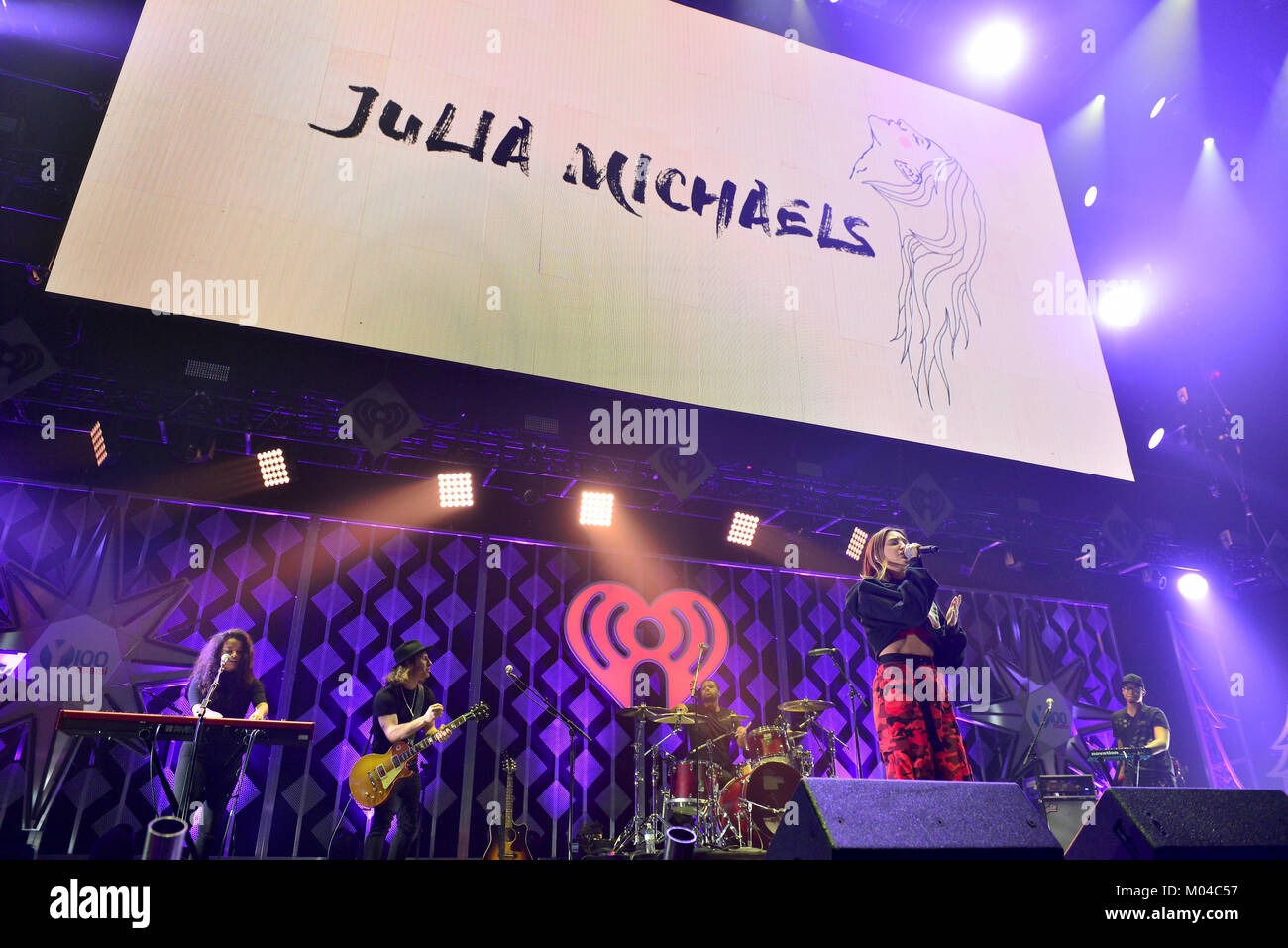 Y100 Jingle Ball 2017 iHeartRadio à BB&T Center à Sunrise, en Floride avec : Julia Michaels Où : Sunrise, Florida, United States Quand : 17 déc 2017 : Crédit Photographie/WENN.com JLN Banque D'Images