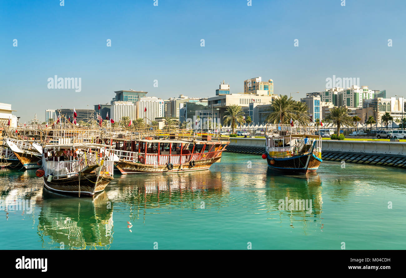 Les boutres traditionnels arabes à Doha, Qatar Banque D'Images