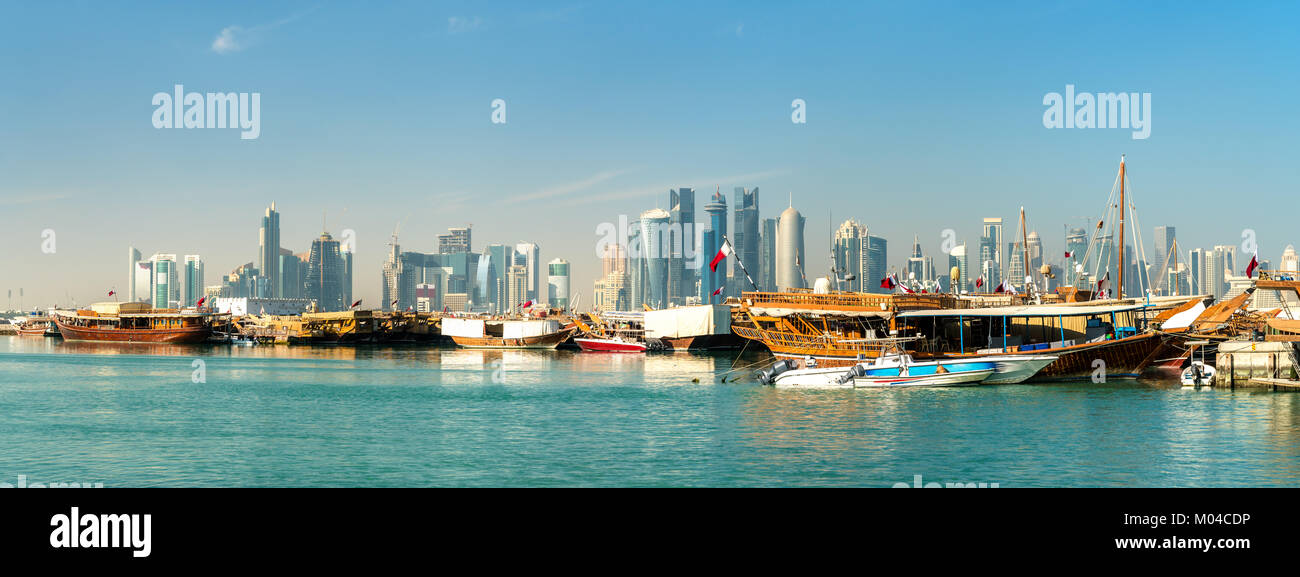 Les boutres traditionnels arabes à Doha, Qatar Banque D'Images