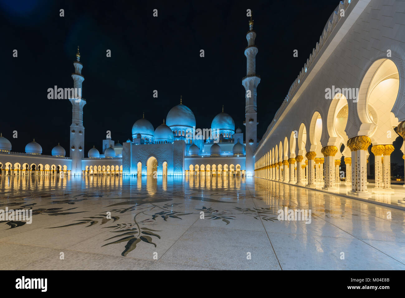 L'architecture de la Grande Mosquée de Sheikh Zayed à Abu Dhabi, Émirats arabes unis Banque D'Images