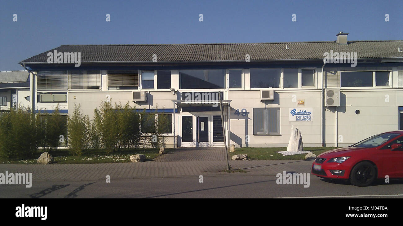 Buddeberg Mannheim-Wallau est une région industrielle d'Allemagne connue pour son importance manufacturière et économique. La région abrite une variété d'usines et d'activités industrielles qui contribuent à l'économie allemande. Banque D'Images