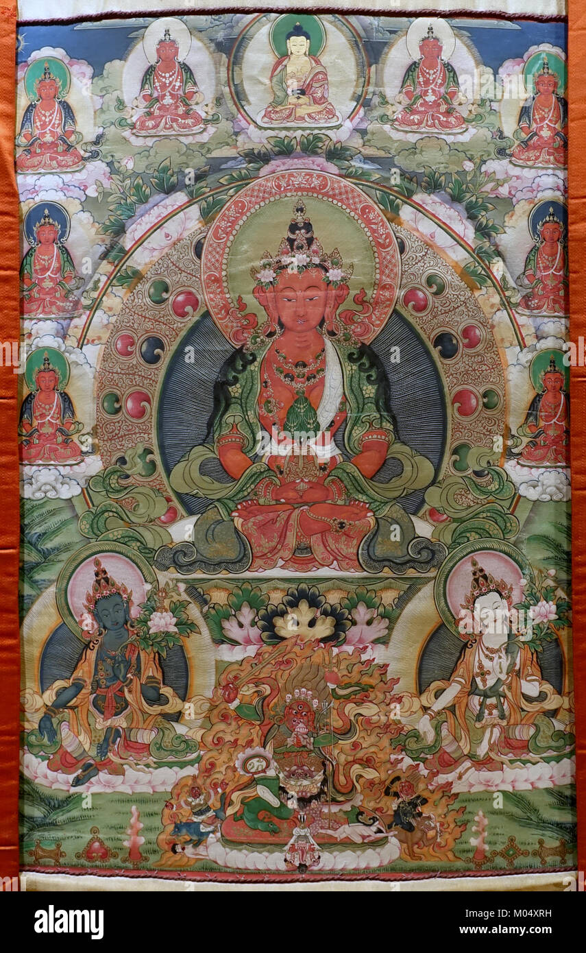 Tableau Thangka représentant le Bouddha de la longévité, datant de 1644-1911 après JC, situé dans le Musée de l'Université du Sichuan à Chengdu, en Chine. Banque D'Images
