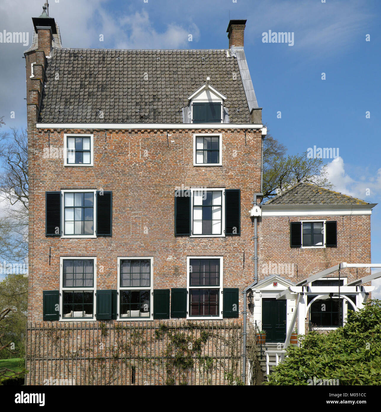 Breukelen Oudaen fait référence à un lieu, peut-être un point de repère ou un site d'intérêt dans la région de Breukelen aux pays-Bas. Des détails supplémentaires sont nécessaires pour clarifier son importance historique ou culturelle. Banque D'Images Breukelen Oudaen fait référence à un lieu, peut-être un point de repère ou un site d'intérêt dans la région de Breukelen aux pays-Bas. Des détails supplémentaires sont nécessaires pour clarifier son importance historique ou culturelle. Banque D'Images