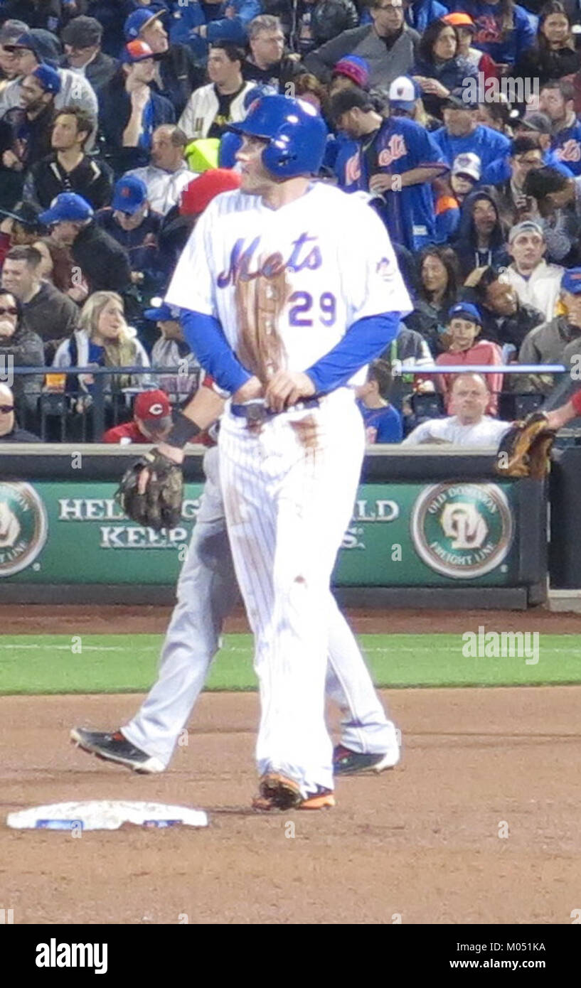 Ce titre fait probablement référence à une personne nommée Campbell qui s'est classée deuxième dans une compétition ou un événement. Des détails supplémentaires sur le contexte ou la concurrence sont nécessaires pour obtenir des informations plus précises. Banque D'Images