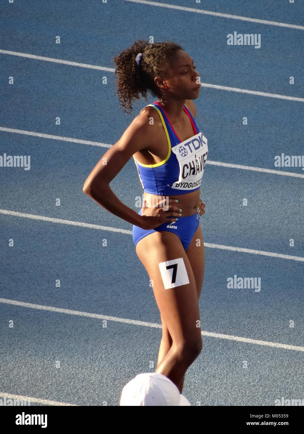 Cette image représente les Championnats du monde U20 2016 de l'IAAF, présentant les qualifications du 400 m féminin tenues à Bydgoszcz, en Pologne. Banque D'Images