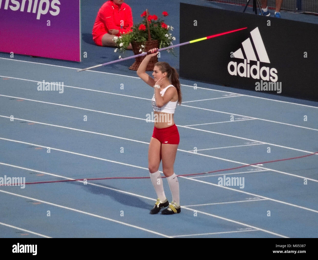 Les Championnats du monde U20 de l'IAAF 2016 qui se sont déroulés à Bydgoszcz ont eu lieu le 20 juillet 2016 avec la finale du lancer de javelot féminin. L'événement a mis en valeur de jeunes talents sportifs et a été un moment important dans l'athlétisme international. Banque D'Images