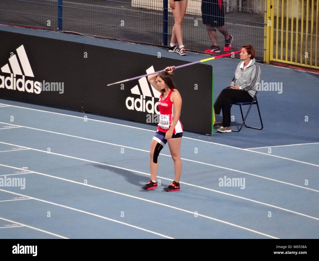 Les Championnats du monde U20 de l'IAAF 2016 à Bydgoszcz, en Pologne, ont présenté la finale du lancer de javelot du womenâ€™s. Cet événement a été une compétition clé dans le monde de l'athlétisme, mettant en vedette de jeunes talents sportifs. Banque D'Images