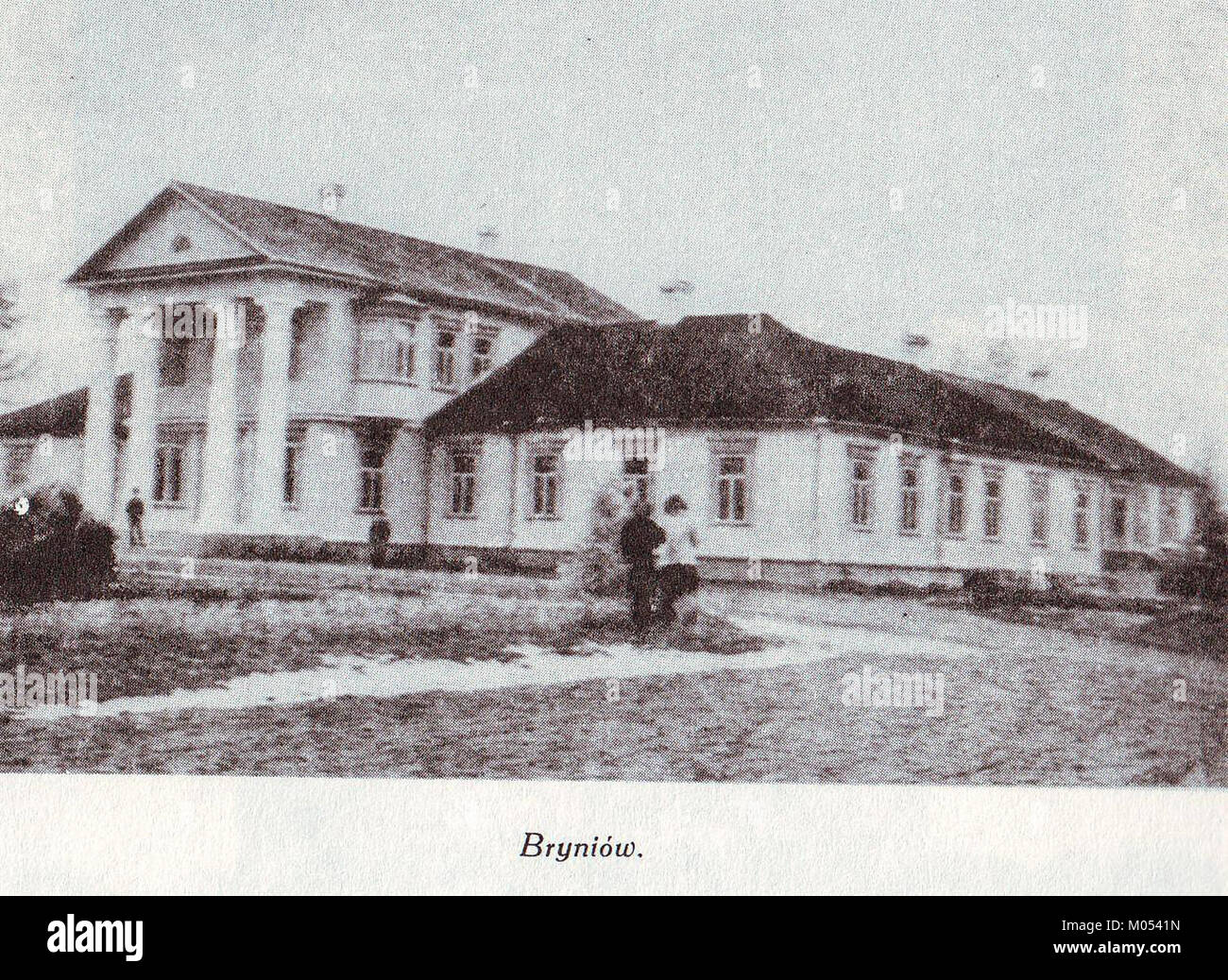 Bryniow est un nom de lieu, faisant probablement référence à une ville ou une localité ayant une signification historique, culturelle ou géographique. Le nom peut être associé à des monuments locaux ou à l'histoire régionale. Banque D'Images Bryniow est un nom de lieu, faisant probablement référence à une ville ou une localité ayant une signification historique, culturelle ou géographique. Le nom peut être associé à des monuments locaux ou à l'histoire régionale. Banque D'Images