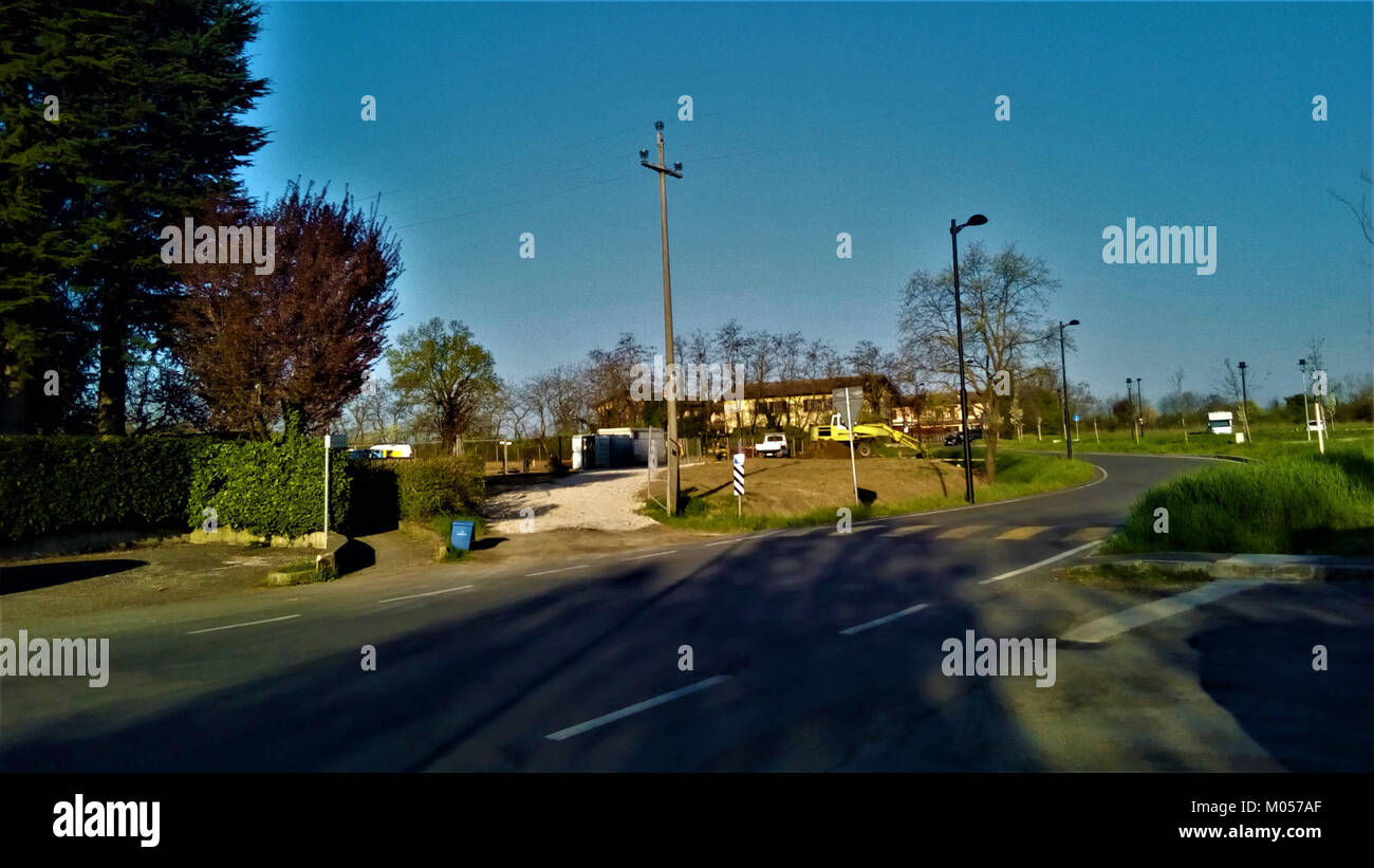 Canali(RE) 05 désigne un modèle ou une gamme de produits spécifique de la marque Canali, probablement lié à la mode ou au design. D'autres détails sur cet article particulier peuvent être liés à sa production, à sa conception ou à son importance culturelle. Banque D'Images