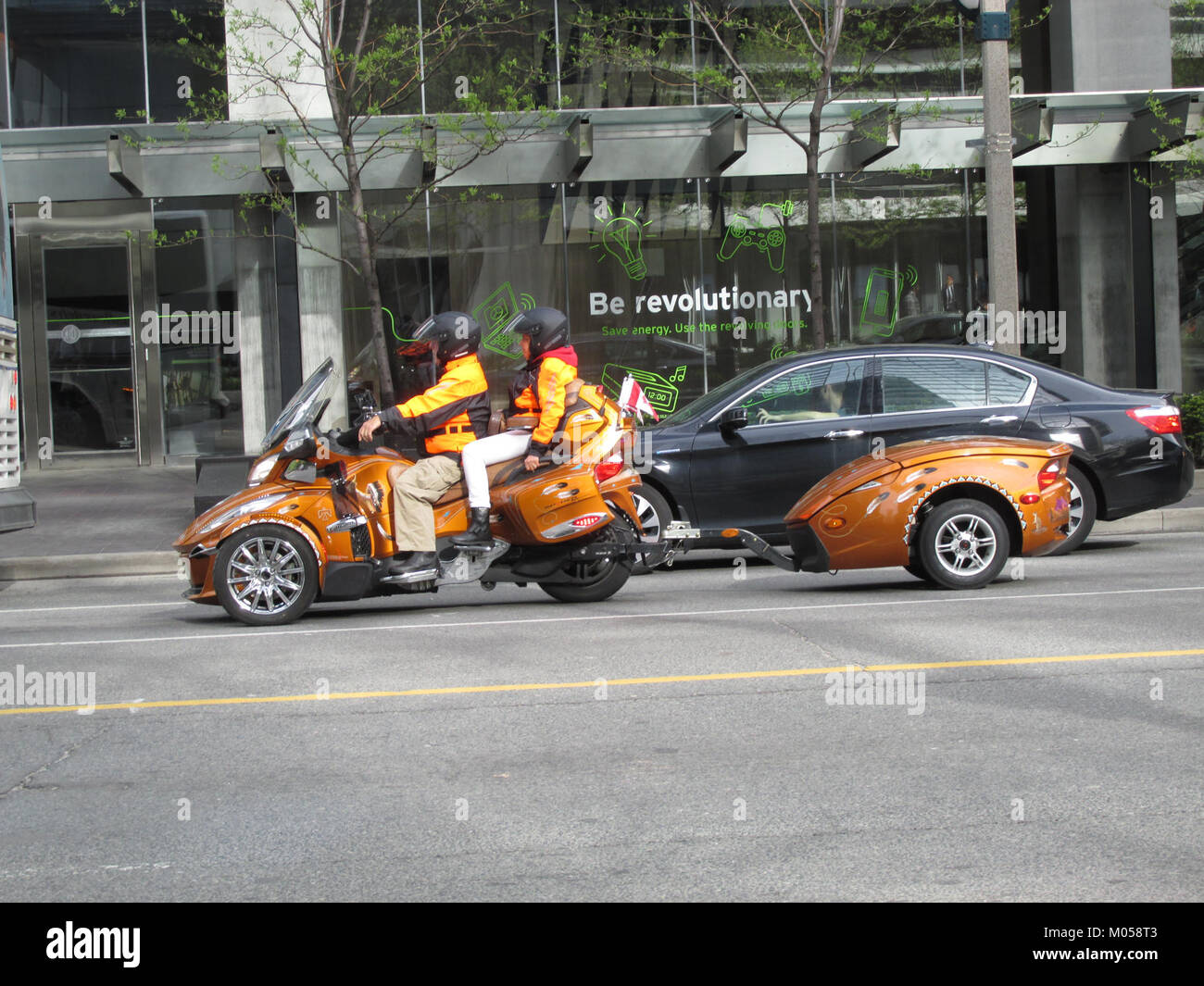 La Can-Am Spyder est une moto à trois roues connue pour son design distinct et son expérience de conduite unique. Ce modèle, photographié à Toronto, illustre l'engagement de la marque envers l'ingénierie novatrice. Banque D'Images
