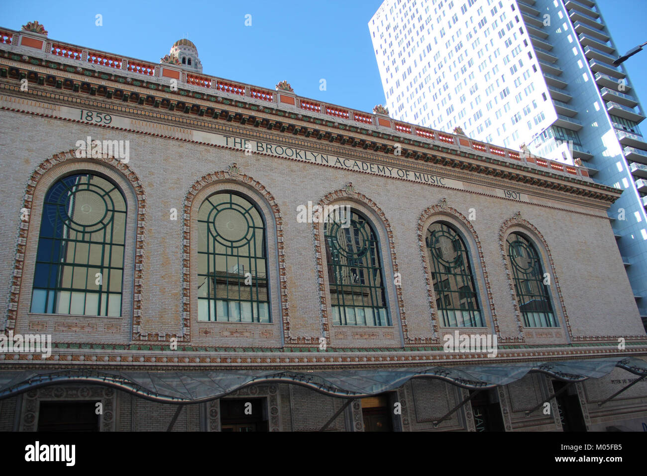 Un spectacle ou un événement organisé à la Brooklyn Academy of Music (BAM) en octobre 2017, mettant en valeur l'importance culturelle du lieu à New York. Banque D'Images