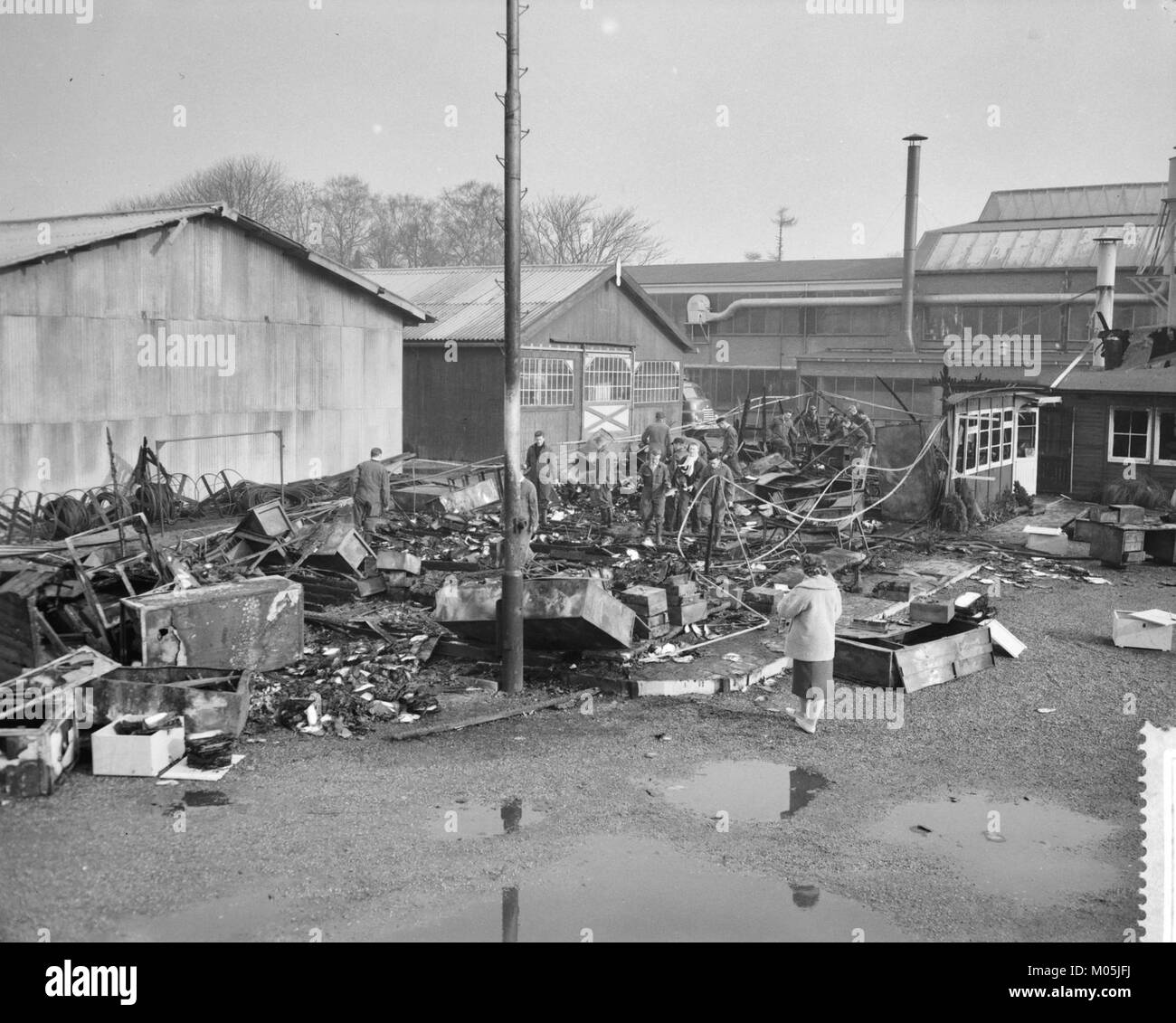 L'incendie du chantier naval de Verolmes à Alblasserdam a été un événement important, endommageant les installations du chantier naval. L'impact de l'incendie a été considérable, affectant les opérations et causant d'importantes pertes matérielles. Banque D'Images