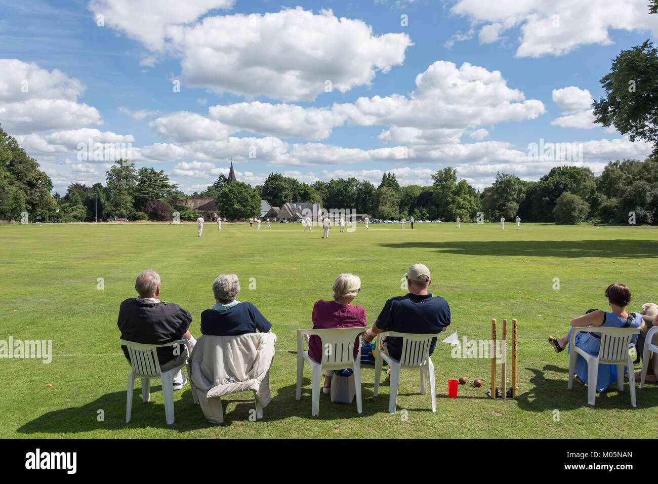 Samedi match à Chorleywood Cricket Club, Chorleywood, Hertfordshire, Angleterre, Royaume-Uni Banque D'Images