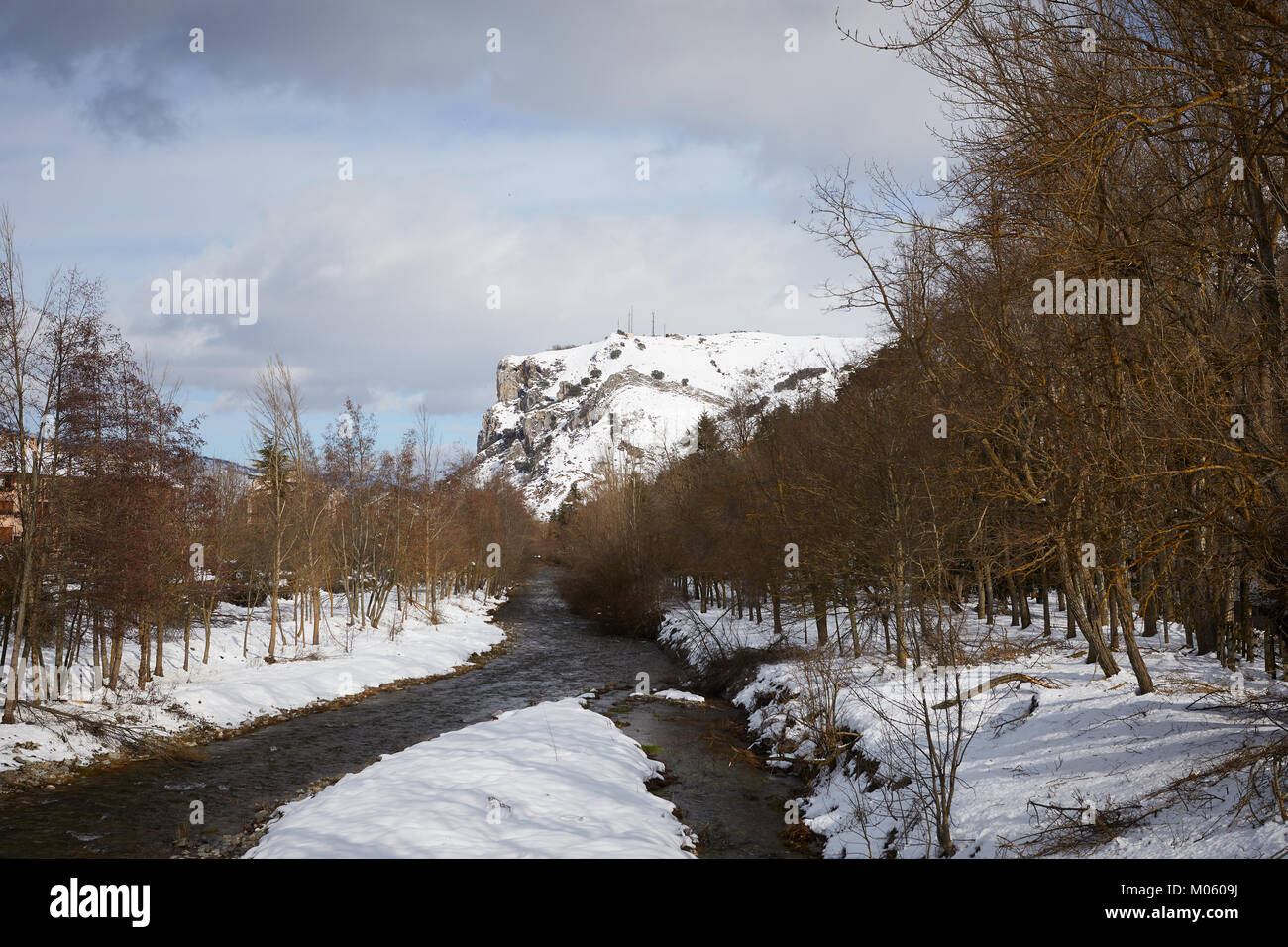 01/10/18 scène de neige en Ezcaray, La Rioja, Espagne. Photo de James Sturcke | sturcke.org Banque D'Images