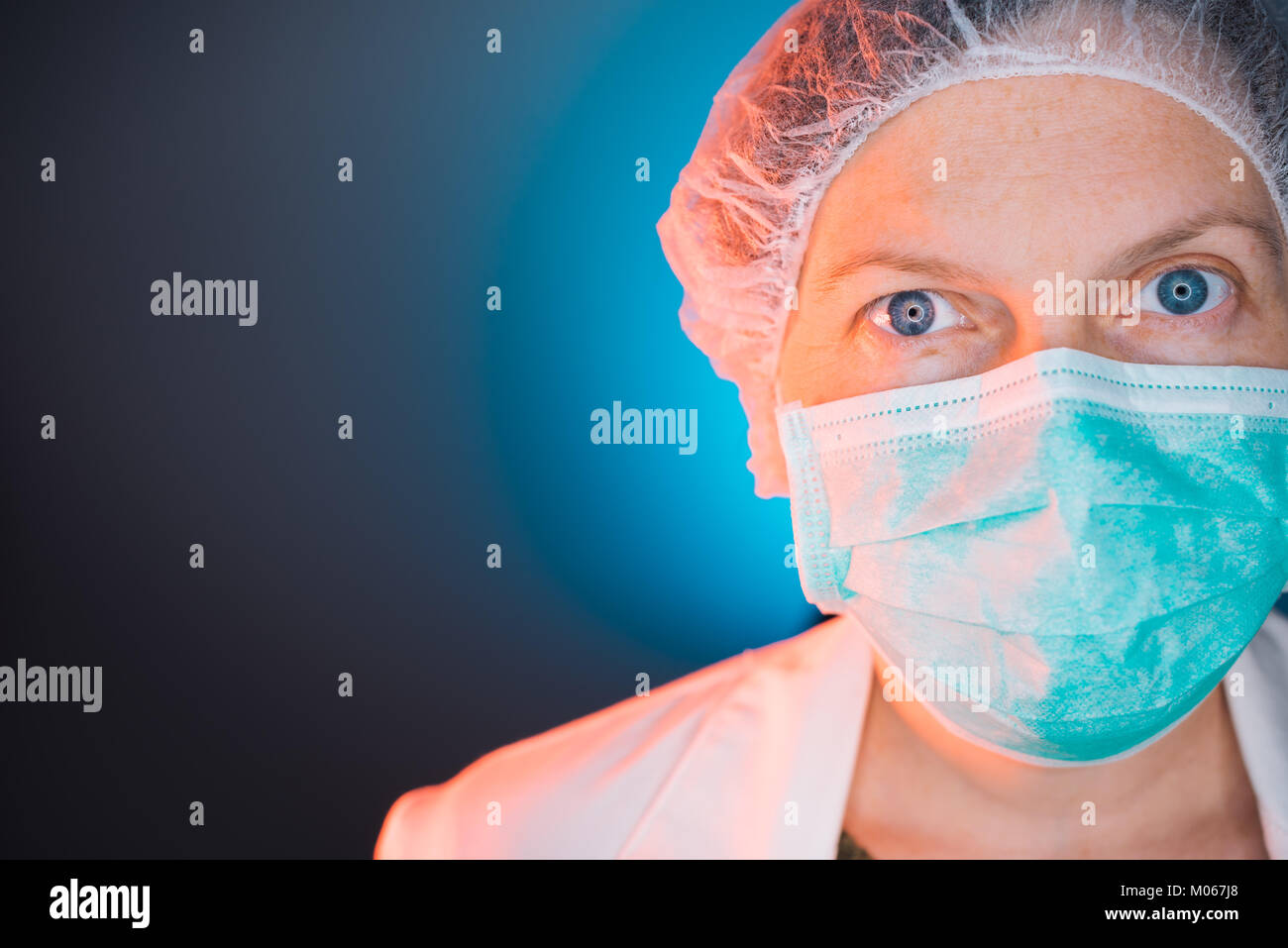Portrait de femme en femme, travailleur de la santé Hôpital clinique se présentant comme médecin spécialiste médical od Banque D'Images