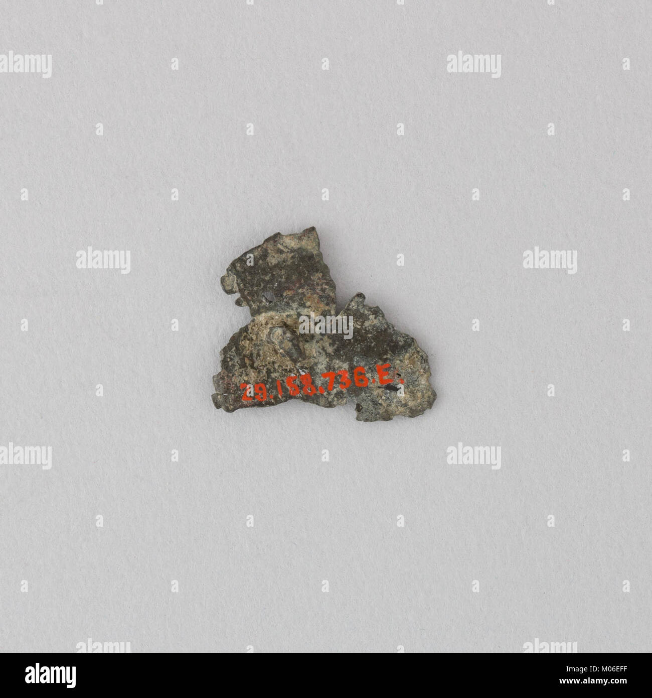 Cinq fragments symboliques de pèlerins représentant des chevaliers et des chevaux ont servi de souvenirs ou de marqueurs lors de voyages religieux médiévaux, qui font maintenant partie de la collection MET. Banque D'Images Cinq fragments symboliques de pèlerins représentant des chevaliers et des chevaux ont servi de souvenirs ou de marqueurs lors de voyages religieux médiévaux, qui font maintenant partie de la collection MET. Banque D'Images