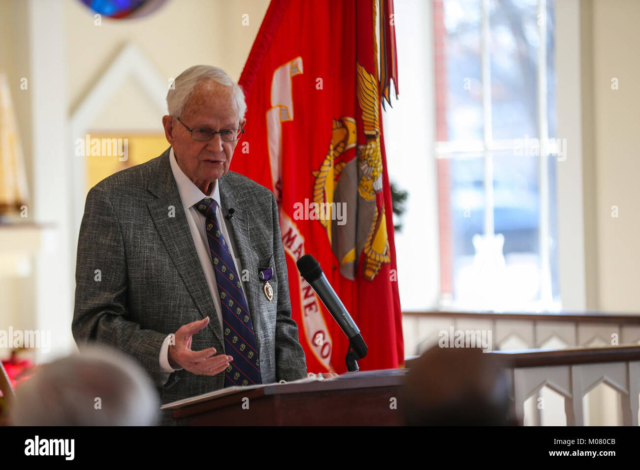 Le Cpl a pris sa retraite du Corps des Marines des États-Unis. Shelby Dawson, fournit un compte rendu de première main de son action au cours de la bataille de Guam le 26 juillet 1944, au cours de son Coeur violet cérémonie le 6 janvier 2018 à l'église Saint-Laurent à Southlake TX. L'original Purple Heart, désigné comme l'Insigne du Mérite militaire, a été créé par George Washington, commandant en chef de l'armée continentale, le 7 août 1782. La Purple Heart est décernée aux membres des Forces armées américaines qui ont été blessés par une arme de guerre dans les mains de l'ennemi. (U.S. Marine Corps Banque D'Images