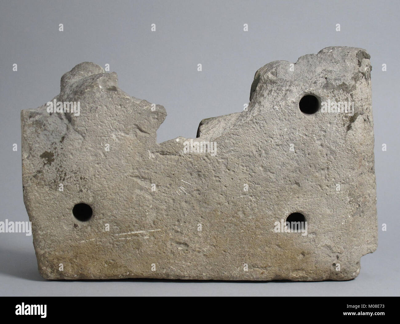 Une œuvre d'art de scène de la Nativité représentant la naissance de Jésus-Christ, montrant la sainte famille et les figures bibliques clés dans une représentation religieuse classique. Banque D'Images