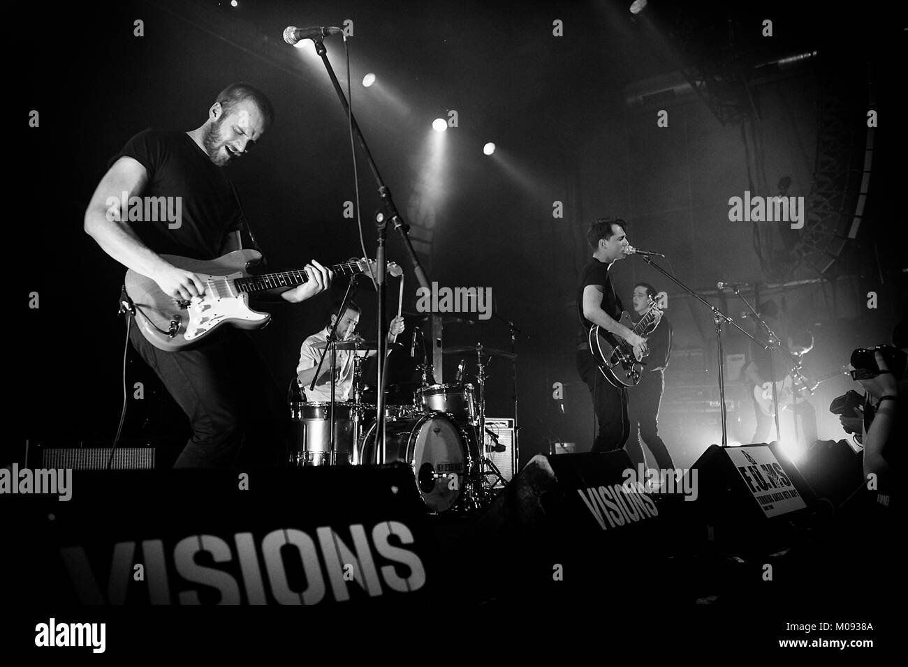 Le groupe de rock indépendant britannique New Desert Blues effectue un concert live de Das Freizeitzentrum ouest (FZW) à Dortmund. Allemagne, 05/10 2013. Banque D'Images
