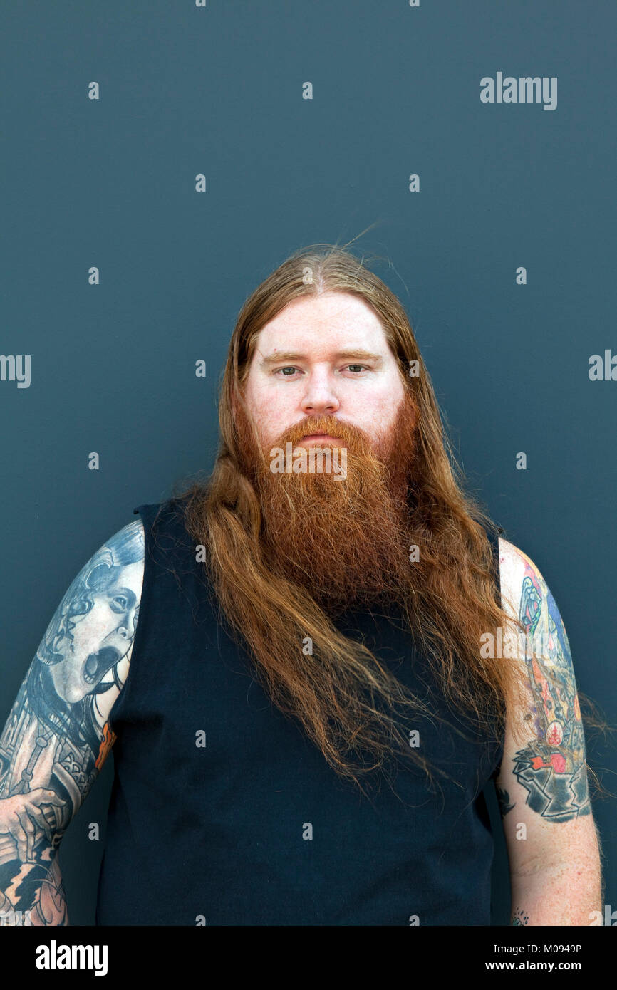 Le groupe de heavy metal américain Skeletonwitch est originaire de l'Ohio, aux États-Unis. Ici guitariste Nate 'N8 pieds sous' Garnette est photographié devant un concert en direct à une tournée européenne. Allemagne, 04/08 2011. Banque D'Images