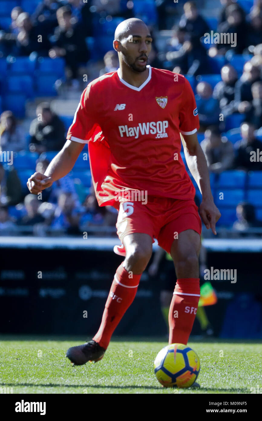 Cornella de Llobregat, Espagne. 18 janvier, 2018. Stade RCDE, Cornella de Llobregat, Barcelone, Espagne. Steven N'Zonzi rides une balle pendant le match de la Liga le 20e round entre le RCD Espanyol v FC Séville à RCDE Stadium le 21 janvier 2018 dans Carmella del Llobregat, Barcelone, Espagne. Photo : G. Loinaz/Alamy Live News Banque D'Images