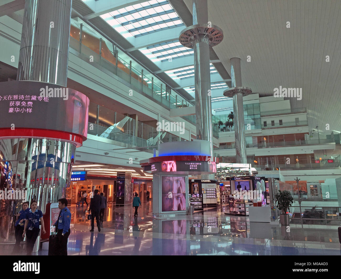 L'aéroport international de Dubaï Hall de départ. Photo : Tony Gale Banque D'Images