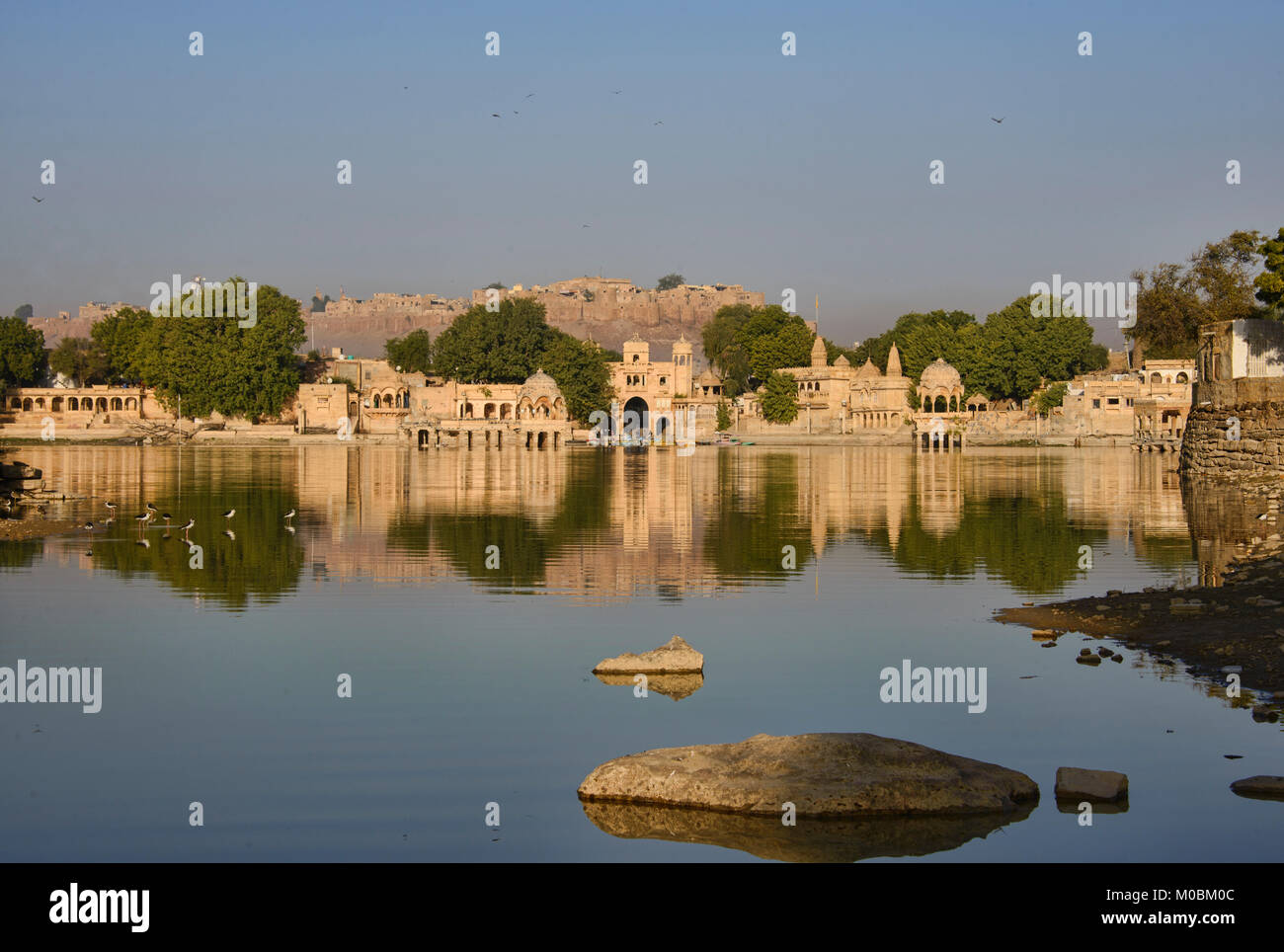 Lumière du matin à Gadisar Lake, Jaisalmer, Rajasthan, India Banque D'Images