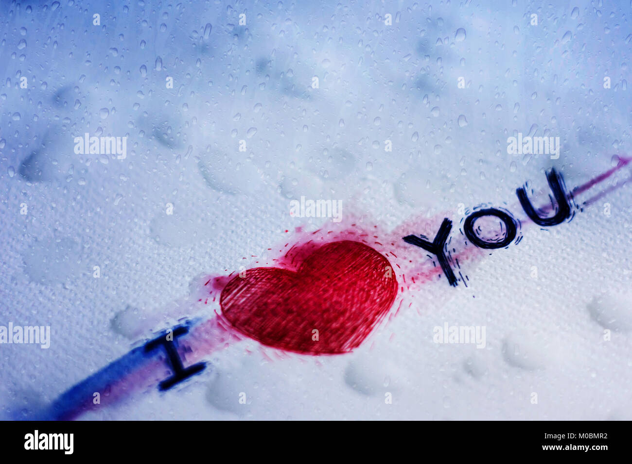 L Amour Dans La Tristesse Concept Ecrire Du Texte Sur Du Papier Mouille Pleurer Pour L Amour Photo Stock Alamy