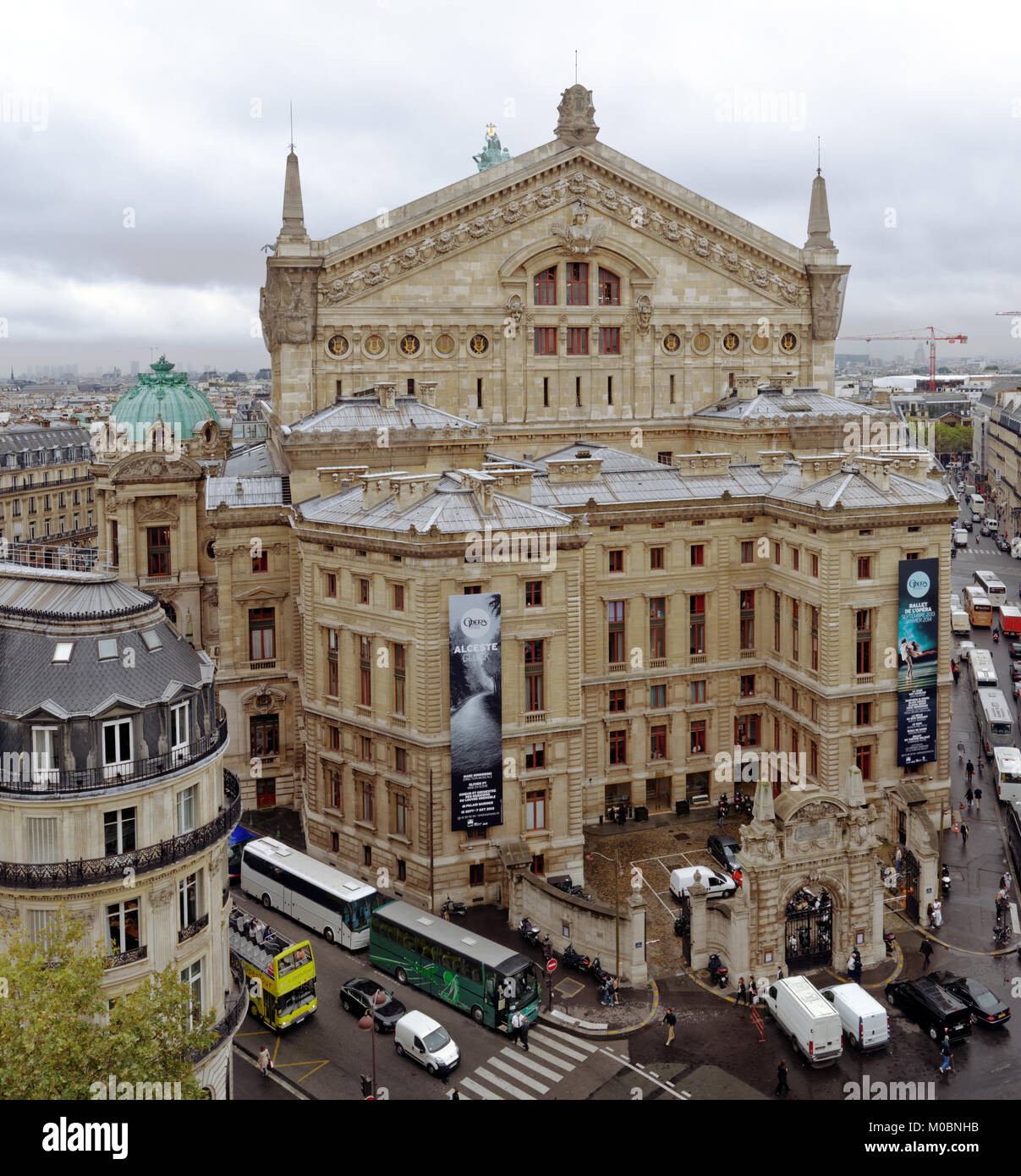 Paris, France - 13 septembre 2013 : Vue de Palais Garnier, un opéra de 1 979 places, construite en 1861-1875 pour l'Opéra de Paris. En maintenant principalement utilisé pour les ba Banque D'Images