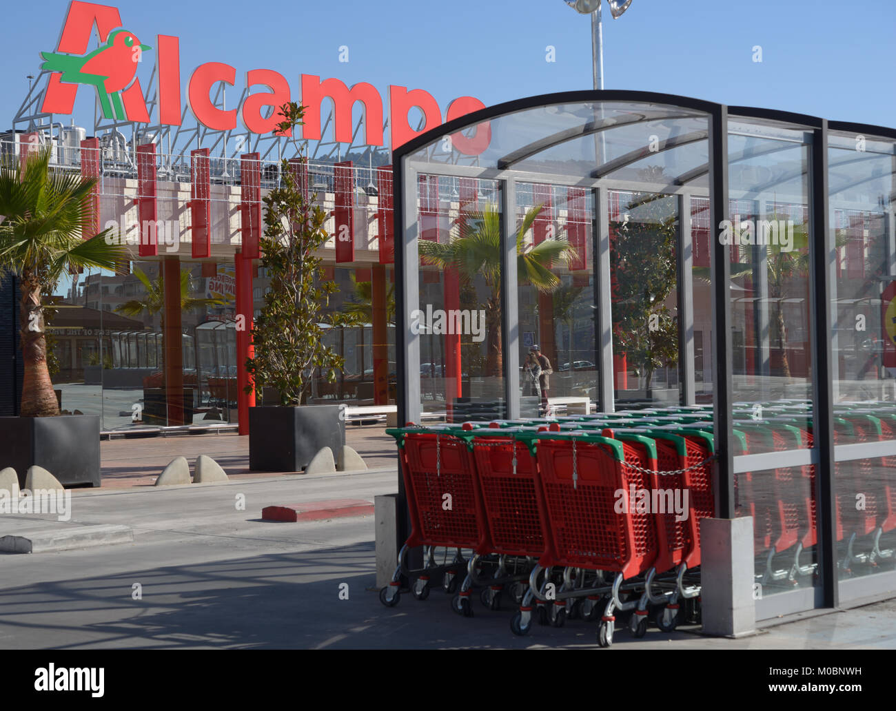 Auchan Caddie Banque De Photographies Et D images Haute R solution auchan-caddie-banque-de-photographies-et-d-images-haute-r-solution