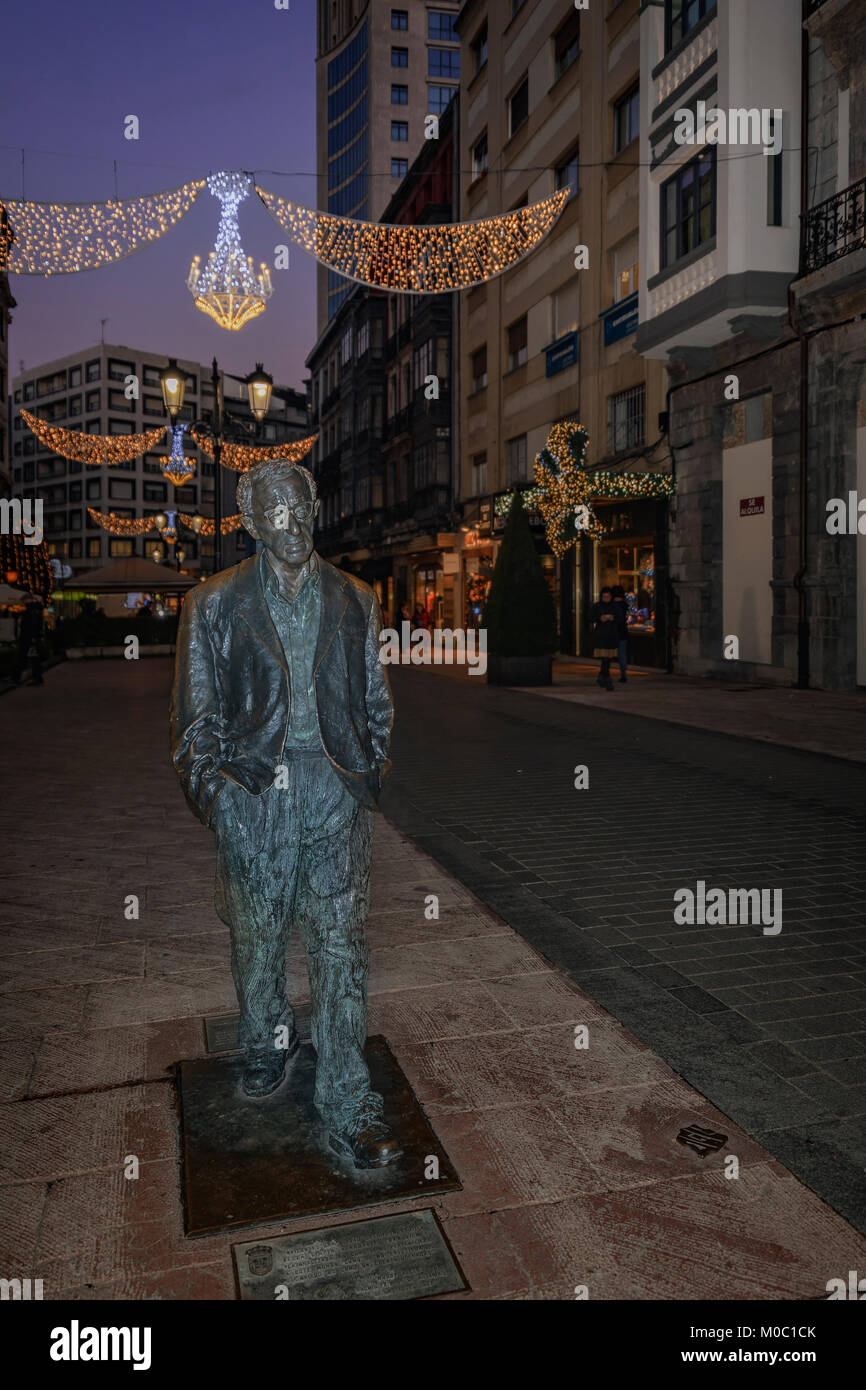 Statue de Woody Allen par Vicente Santarua, Oviedo, Principauté des Asturies, Espagne. Banque D'Images