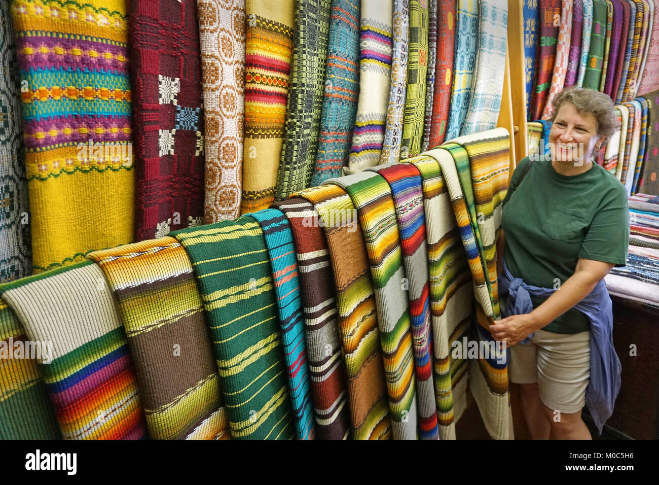 Atelier de tissage à Kuldiga, Lettonie Banque D'Images