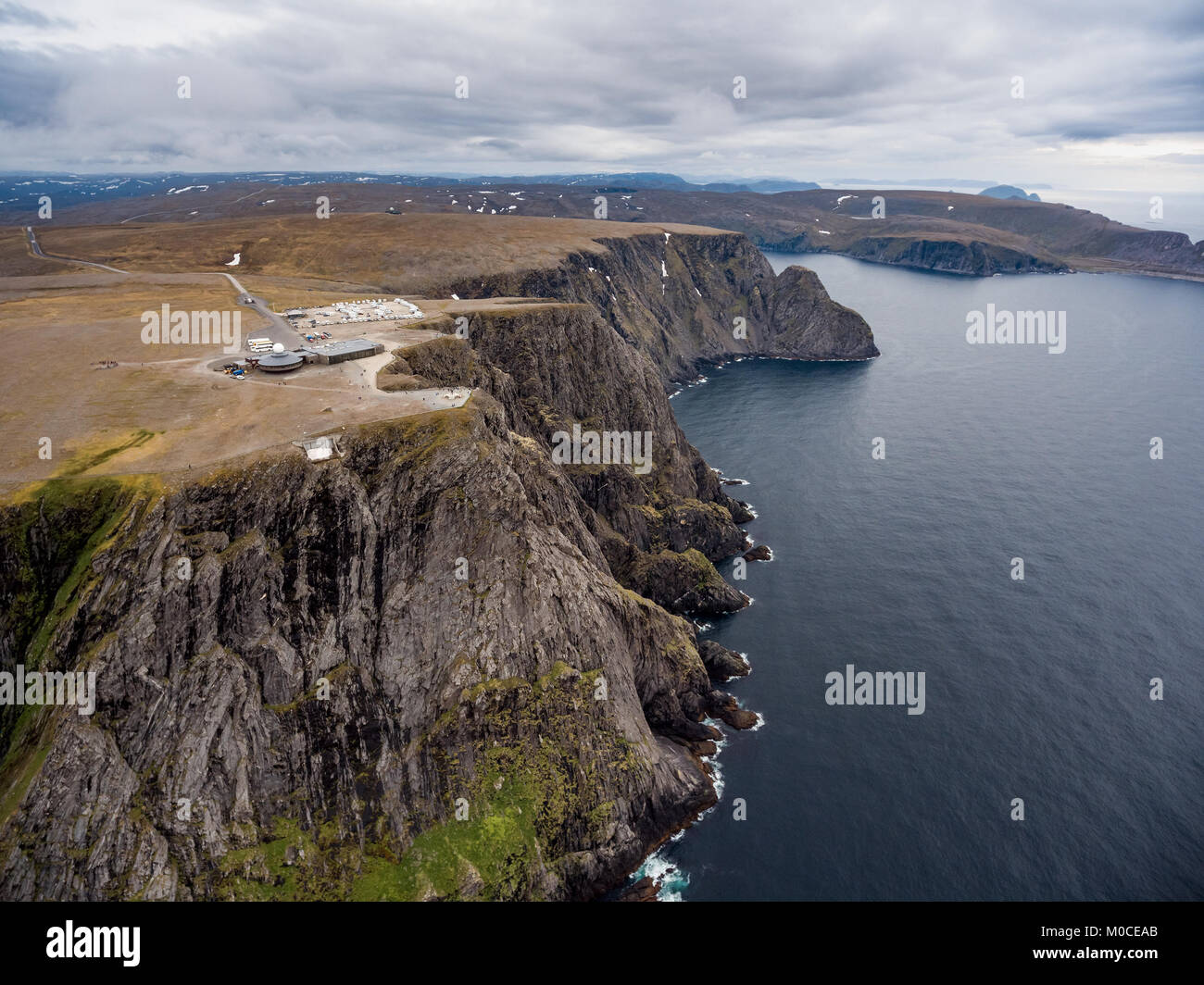 La côte de la mer de Barents le Cap nord (Nordkapp) dans le nord de la Norvège, la photographie aérienne. Banque D'Images