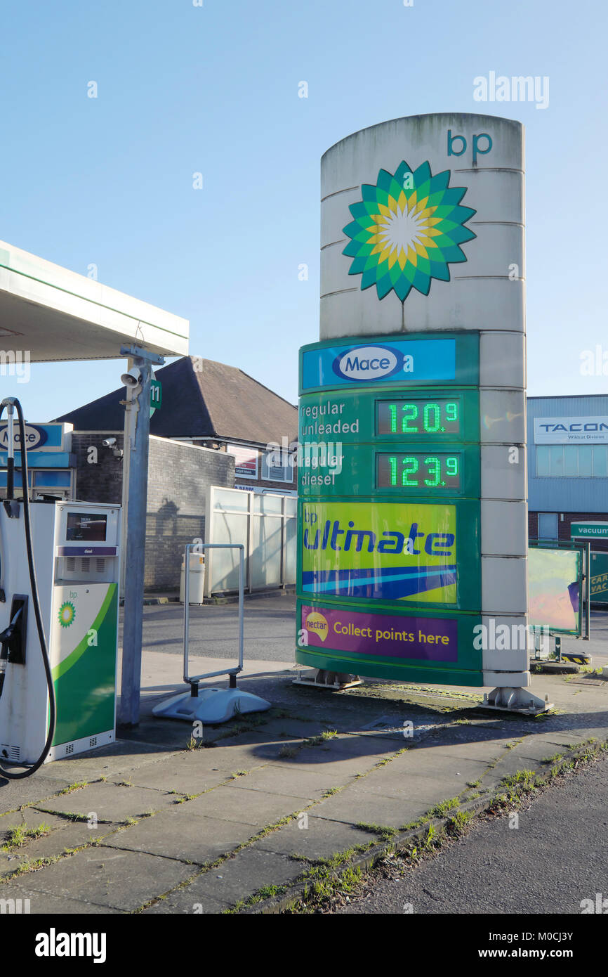 Garage bp sur la grande route ouest Banque de photographies et d’images à haute résolution Alamy