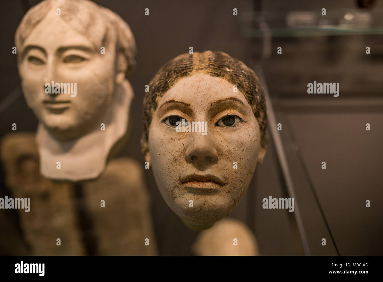 Ancien masque statue femme Banque D'Images