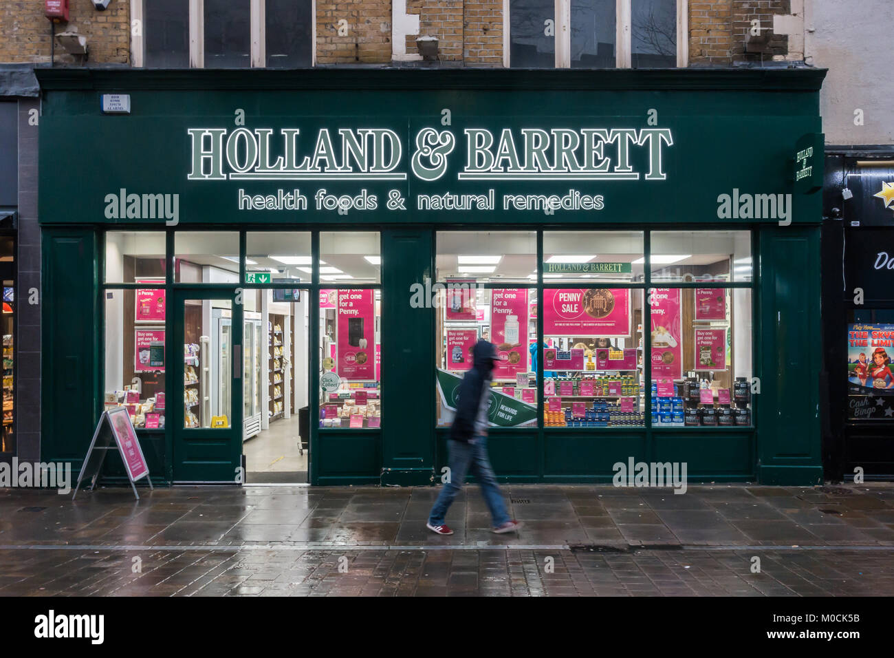 L'Holland & Barret store à Croydon, dans le sud de Londres. Banque D'Images