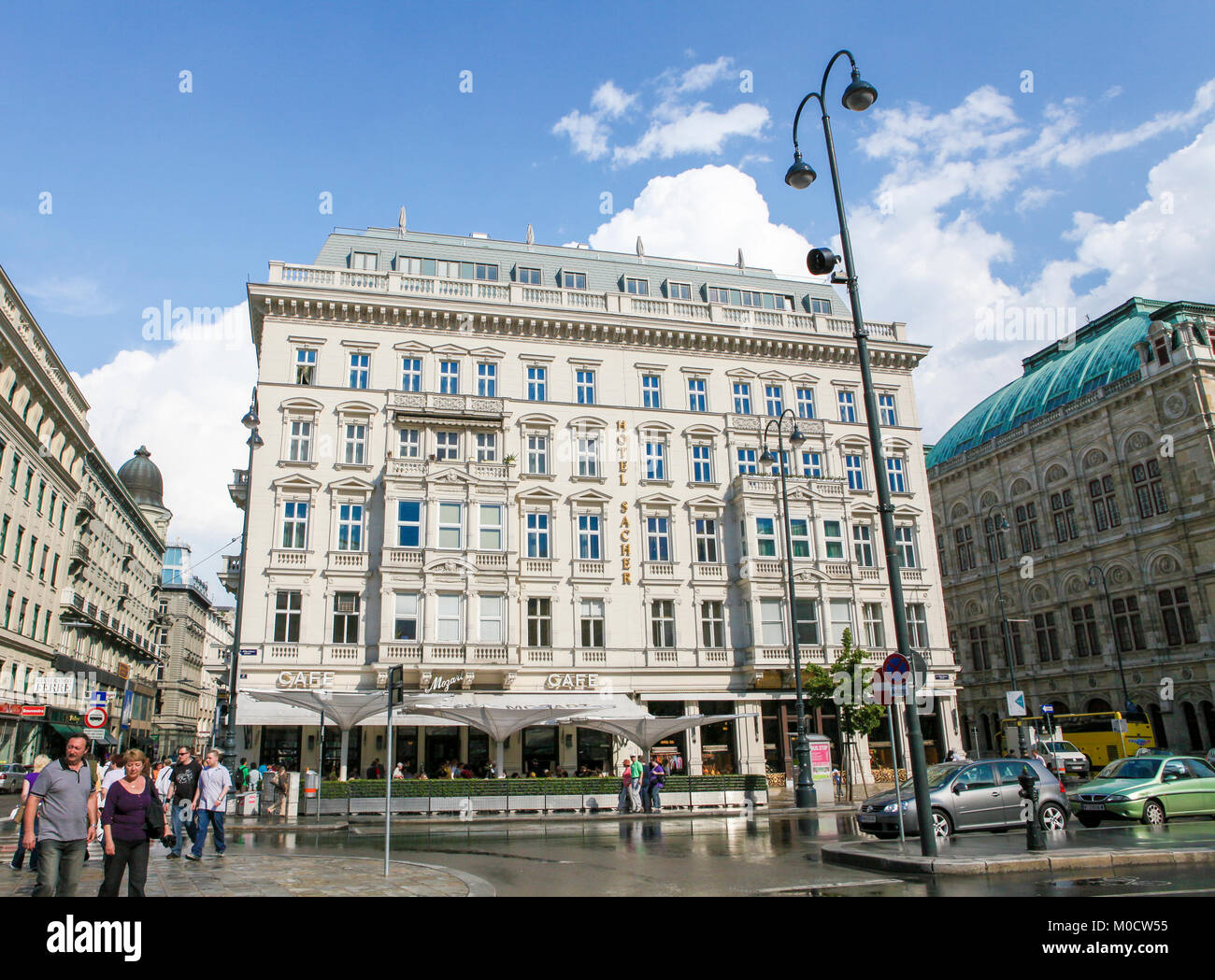 Avis sur l'hôtel Sacher, un célèbre hôtel cinq étoiles à l'Innere Stadt 1er arrondissement de Vienne, Autriche Banque D'Images