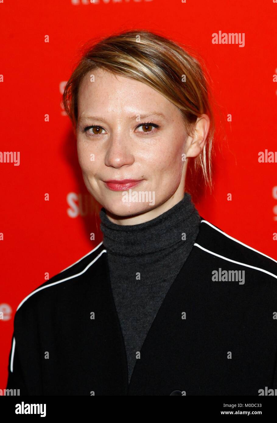 Park City, Utah, USA. 20 Jan, 2018. Mia Wasikowska au niveau des arrivées pour percer en première mondiale au Festival du Film de Sundance 2018, Théâtre Eccles, Park City, UT 20 Janvier, 2018. Credit : JA/Everett Collection/Alamy Live News Banque D'Images