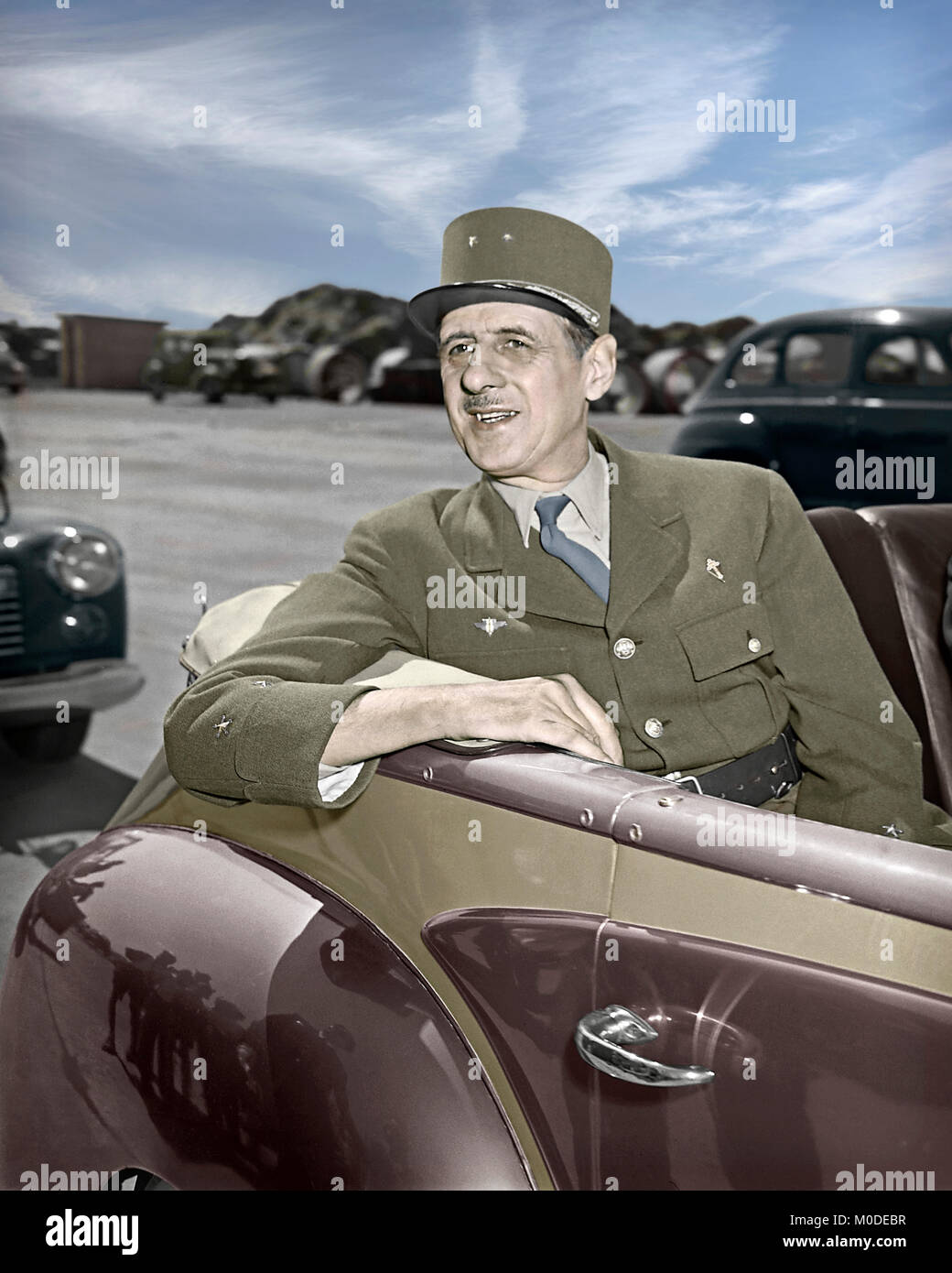 Charles de Gaulle visites New York City et le maire Fiorello LaGuardia, le 27 août 1945. Image colorisée de B&W. Banque D'Images