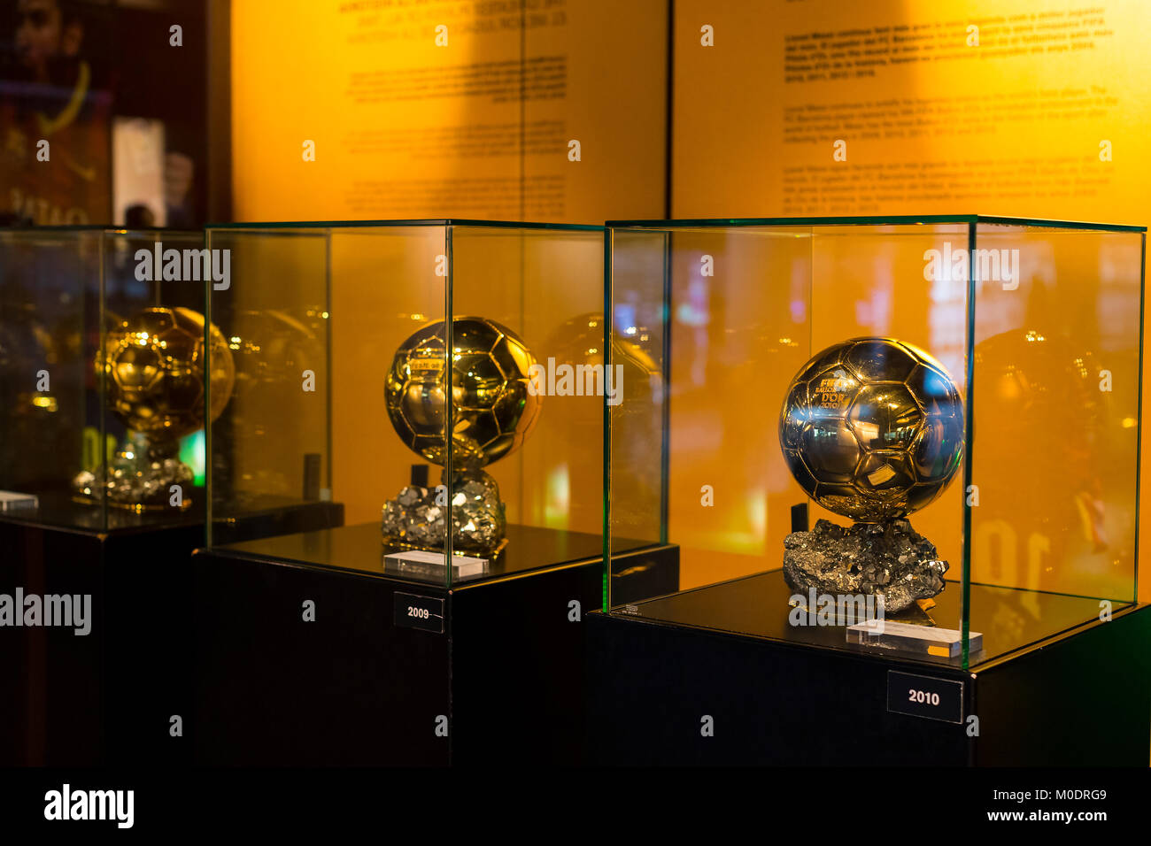 Barcelone, Espagne - 12 janvier 2018 : Le musée de trophées des coupelles et des bourses de l'équipe de FC Barcelone dans le Camp Nou. Banque D'Images