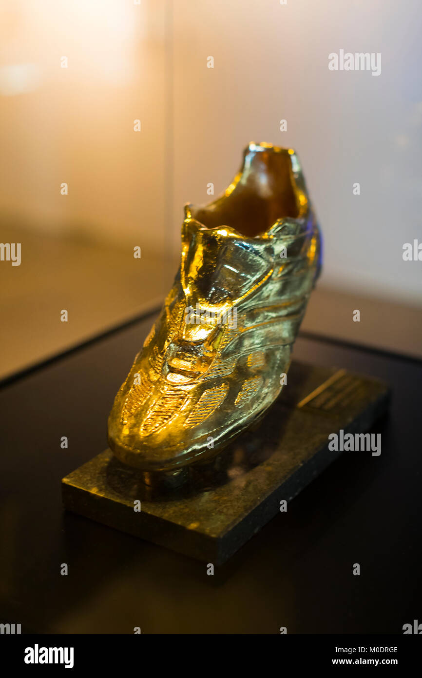 Barcelone, Espagne - 12 janvier 2018 : Le musée de trophées des coupelles et des bourses de l'équipe de FC Barcelone dans le Camp Nou. Banque D'Images