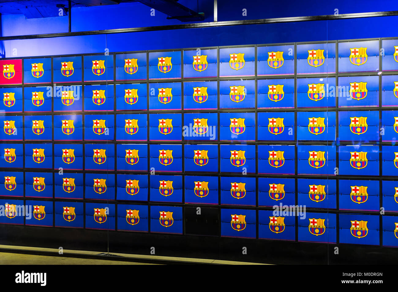 Barcelone, Espagne - 12 janvier 2018 : Le musée de trophées des coupelles et des bourses de l'équipe de FC Barcelone dans le Camp Nou. Banque D'Images